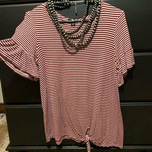 ❤️⭐️🔥 A&I women’s size Medium striped blouse